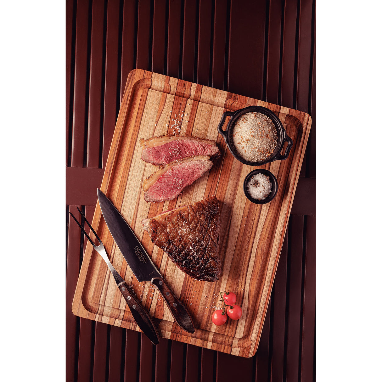 Grilio lenta su rankena ir grioveliu iš FSC tikmedžio su mineralinės alyvos apdaila, 40x30 cm