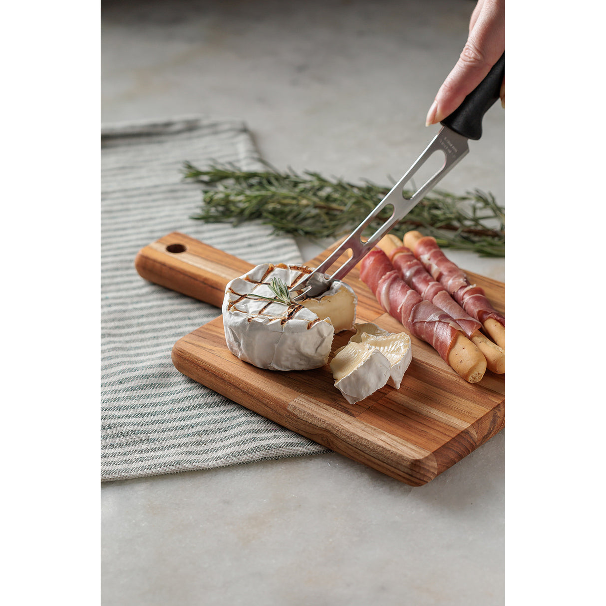 FSC pjaustymo lentelė 30x15x1,5 tikmedžio