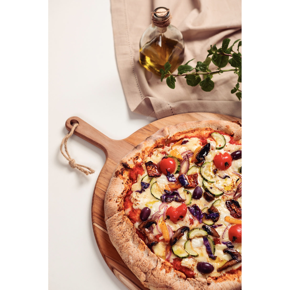 Provanso apvali picos lenta iš FSC tikmedžio, matmenys