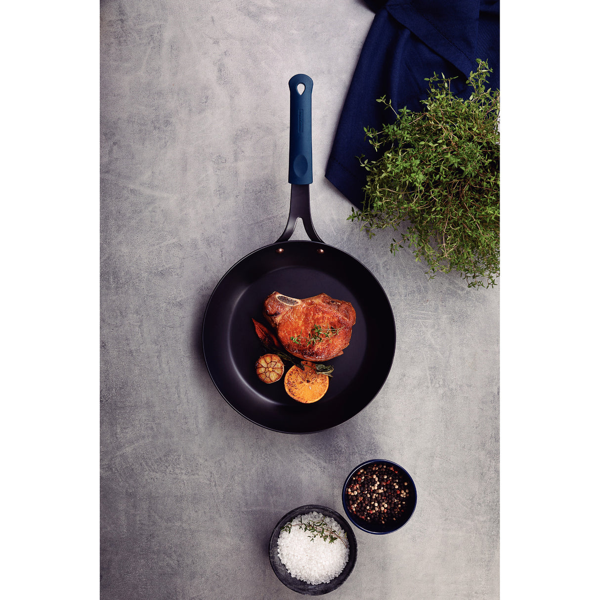 Profesionāla dzelzs cepšanas panna