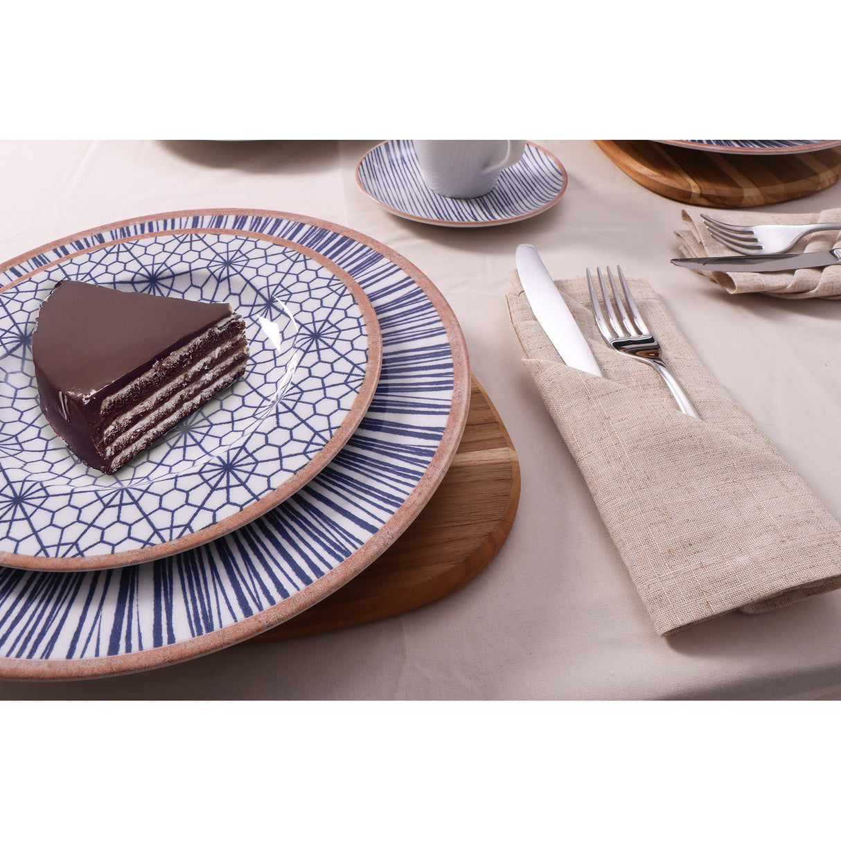 ABSTRATTA dinnerware porcelain set
